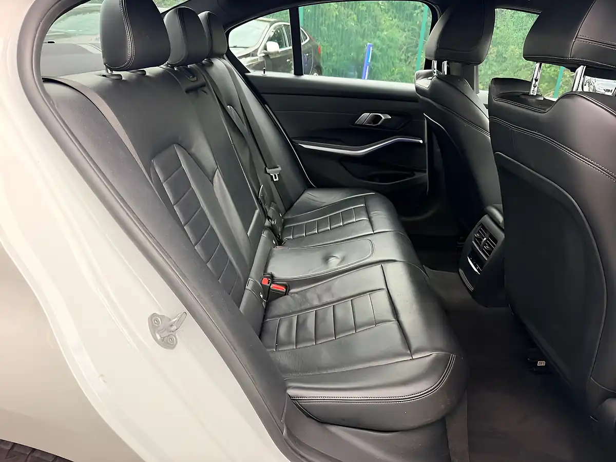 Used 2019 BMW 3 Series M Sport White - Interior and Exterior details 15
