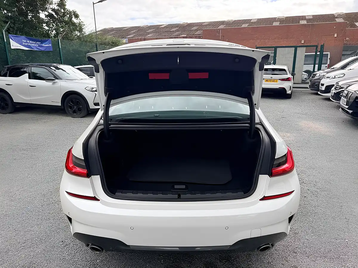 Used 2019 BMW 3 Series M Sport White - Interior and Exterior details 16