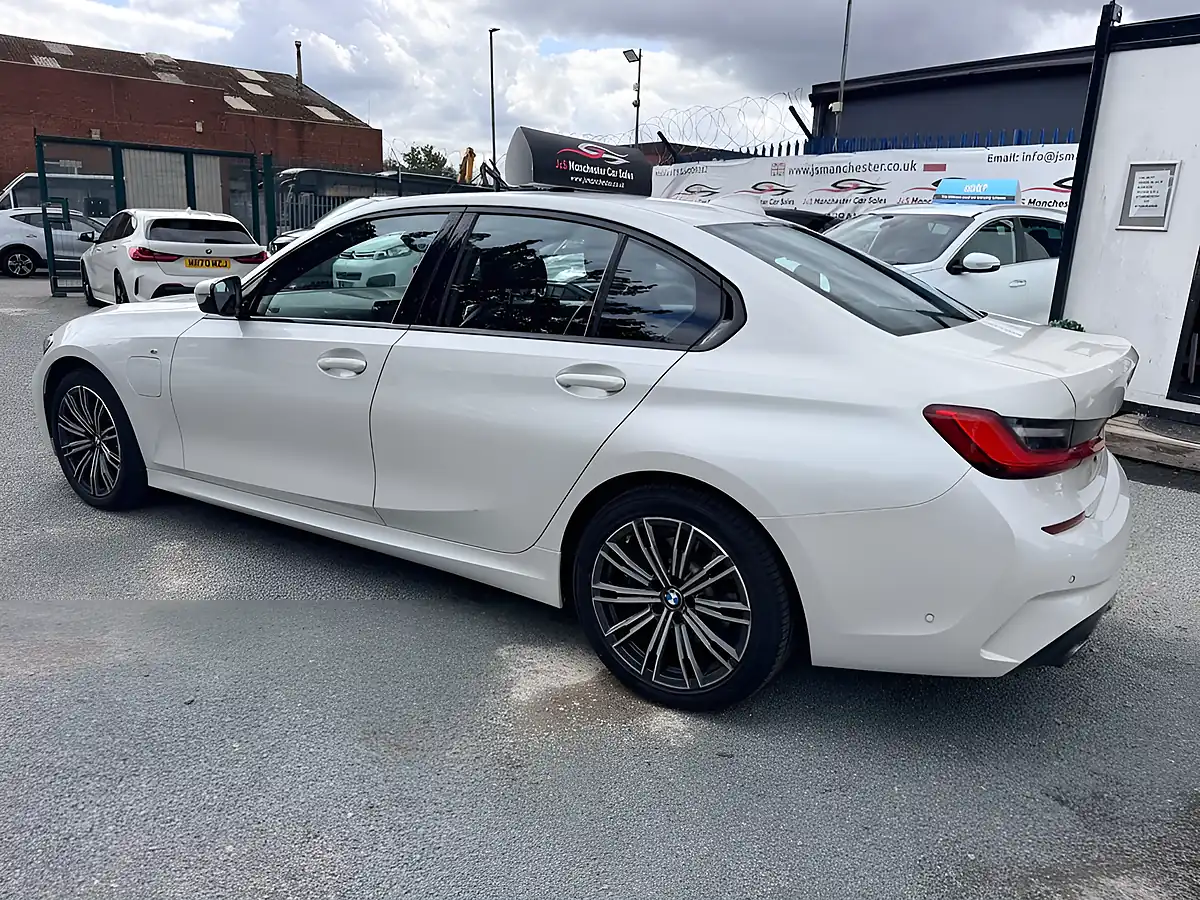 Used 2019 BMW 3 Series M Sport White - Interior and Exterior details 9