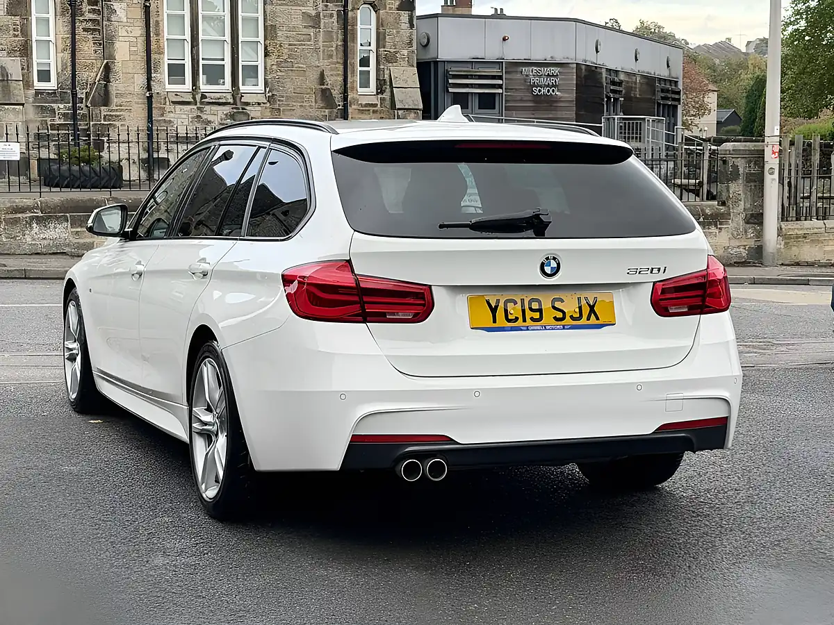Used 2019 BMW 3 Series M Sport White - Interior and Exterior details 11