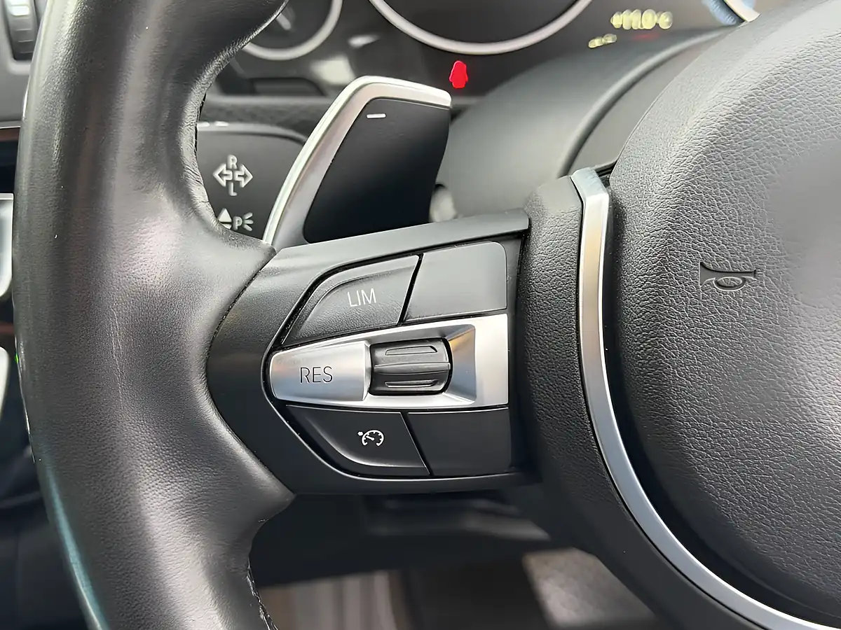Used 2019 BMW 3 Series M Sport White - Interior and Exterior details 13