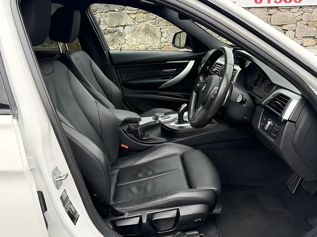Used 2019 BMW 3 Series M Sport White - Interior and Exterior details 5