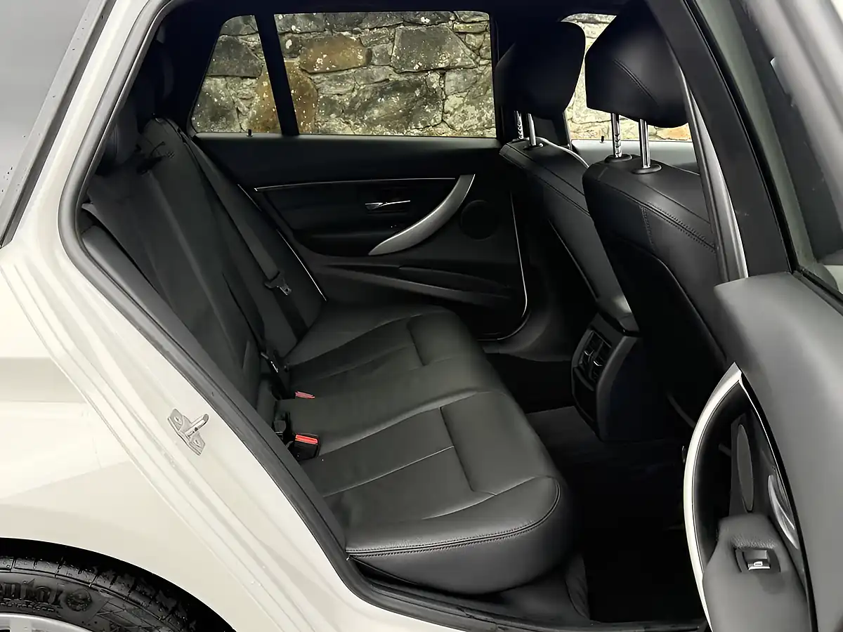 Used 2019 BMW 3 Series M Sport White - Interior and Exterior details 6
