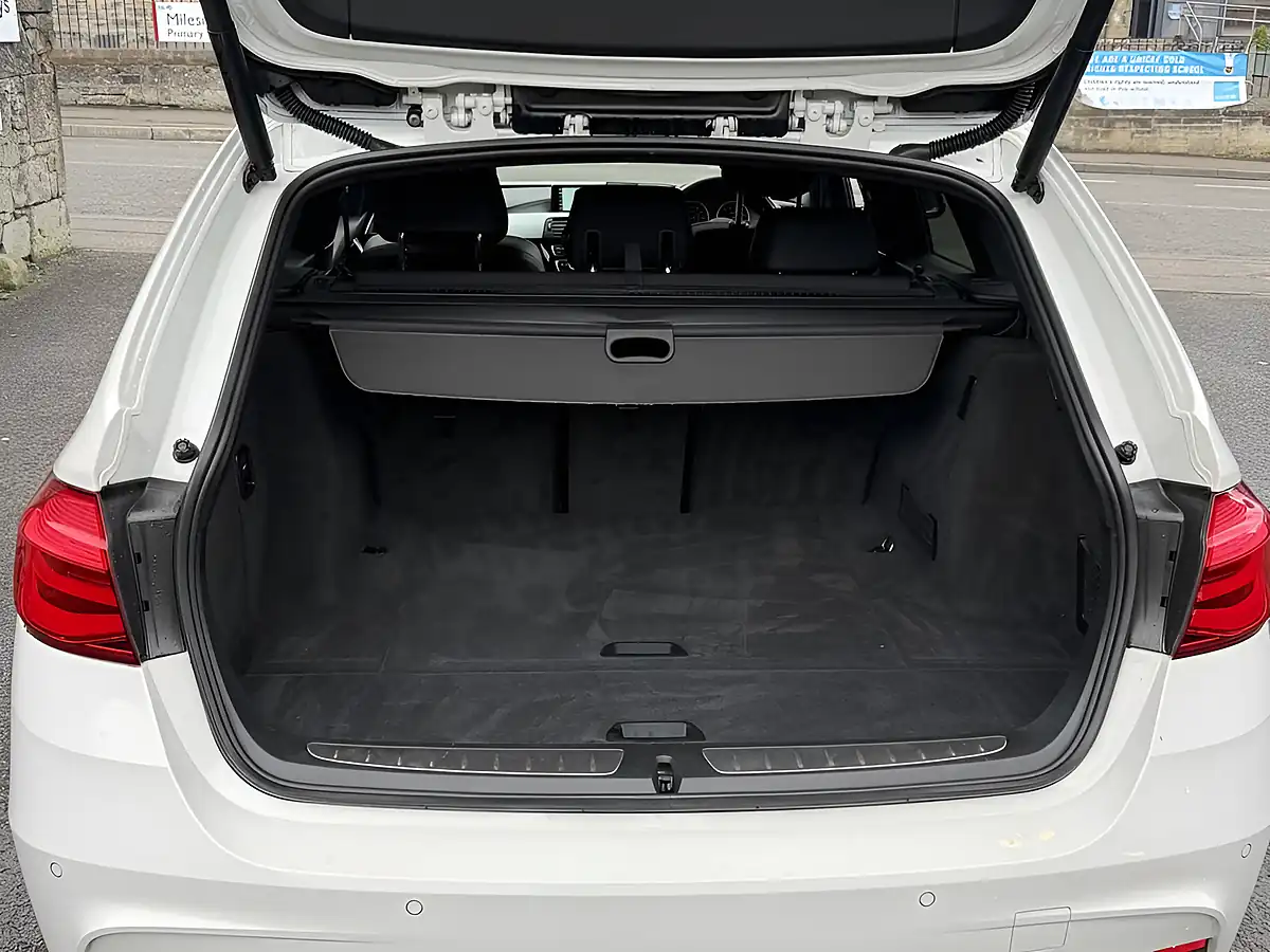 Used 2019 BMW 3 Series M Sport White - Interior and Exterior details 8
