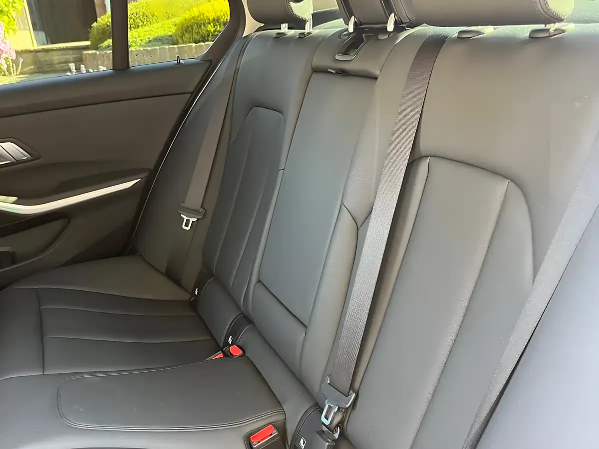 Used 2019 BMW 3 Series Se Black - Interior and Exterior details 11