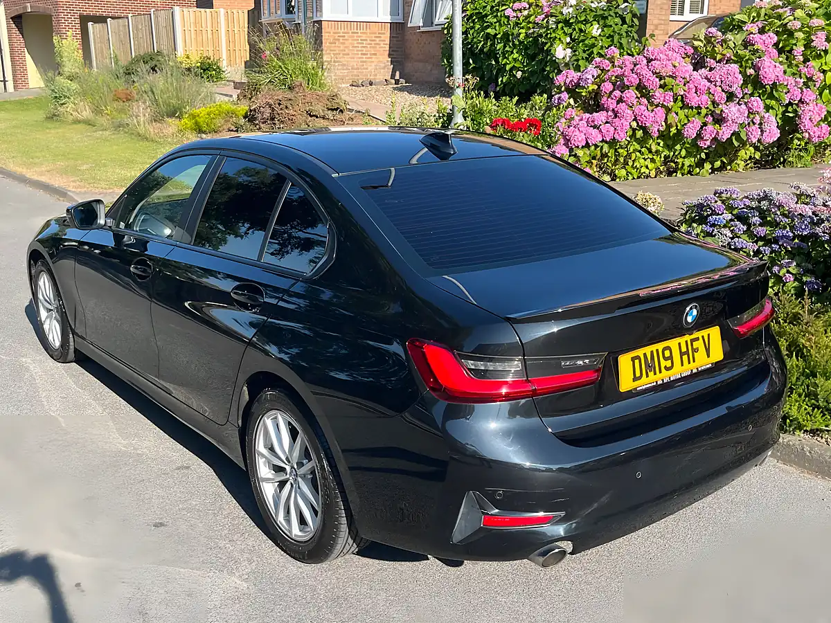 Used 2019 BMW 3 Series Se Black - Interior and Exterior details 12