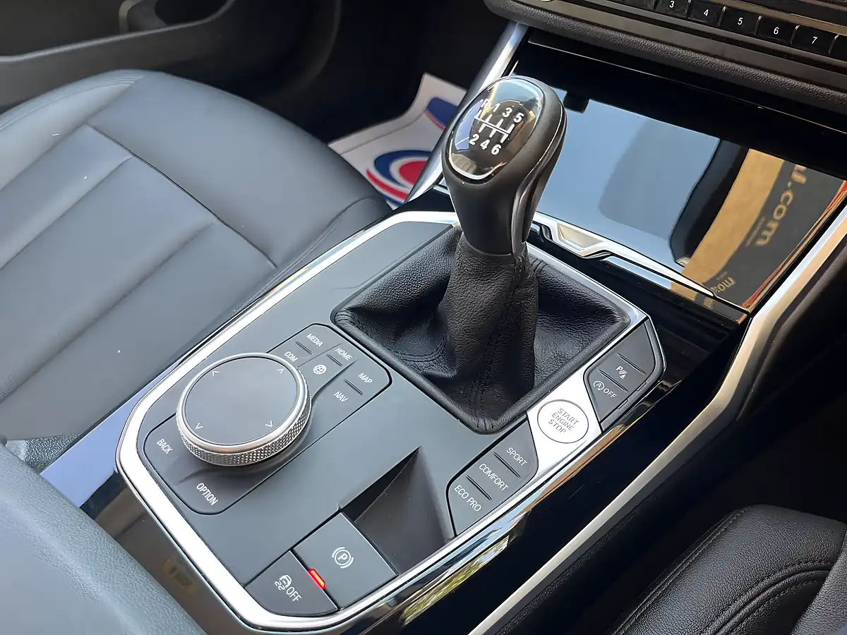 Used 2019 BMW 3 Series Se Black - Interior and Exterior details 15