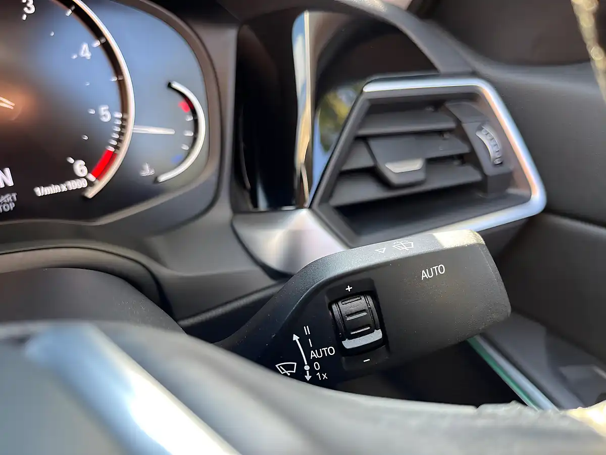 Used 2019 BMW 3 Series Se Black - Interior and Exterior details 20