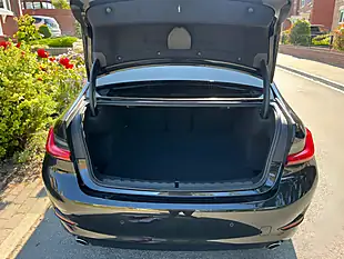 Used 2019 BMW 3 Series Se Black - Interior and Exterior details 5