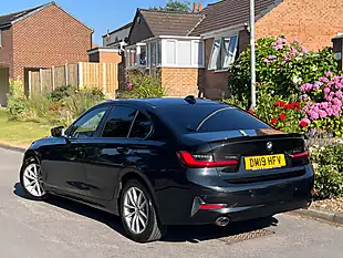 Used 2019 BMW 3 Series Se Black - Interior and Exterior details 9