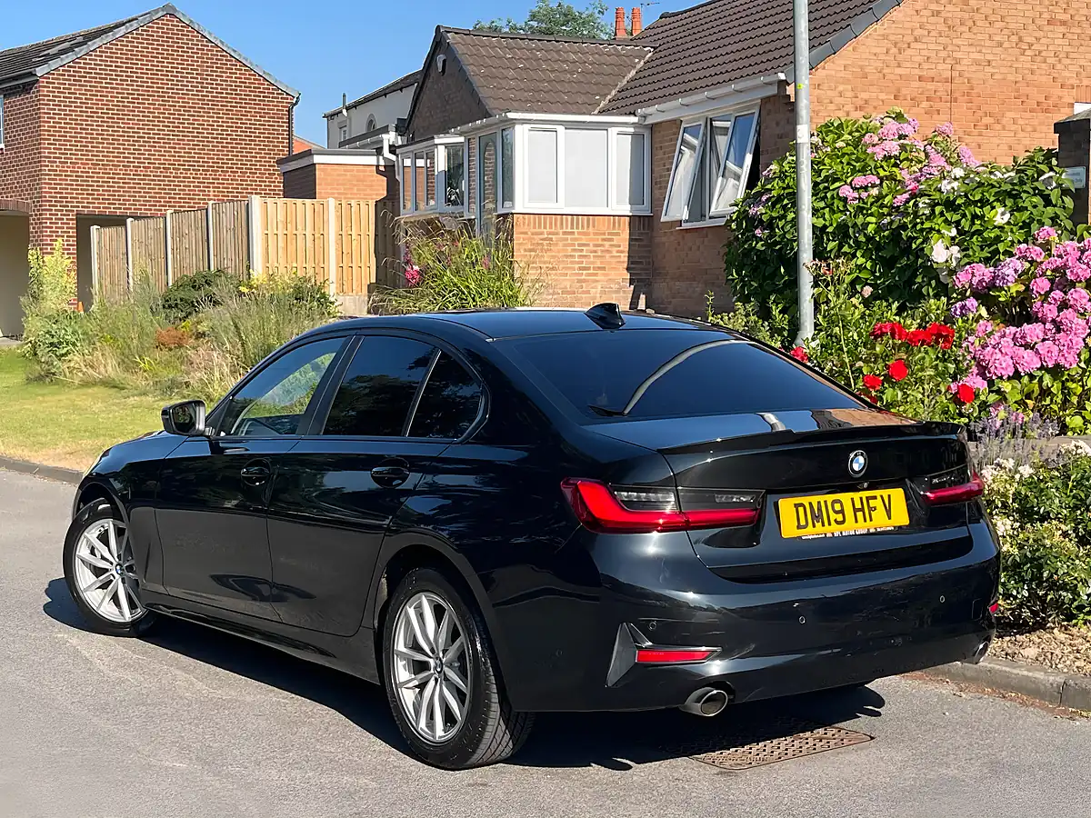 Used 2019 BMW 3 Series Se Black - Interior and Exterior details 9