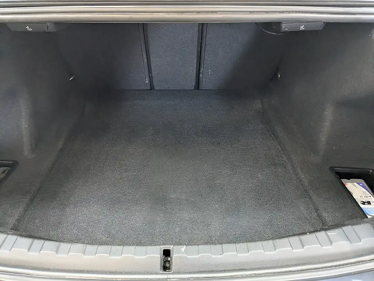 Used 2019 BMW 3 Series Se Mineral Grey - Interior and Exterior details 10