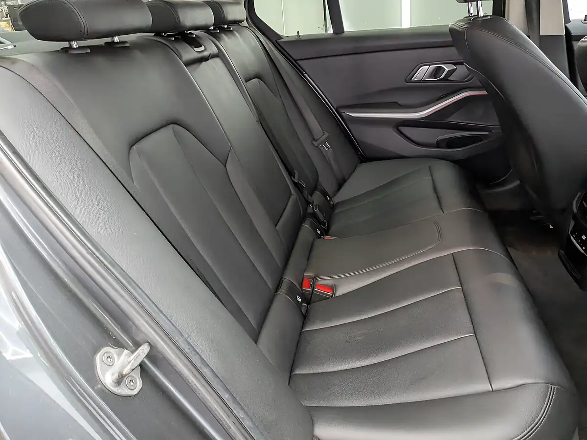 Used 2019 BMW 3 Series Se Mineral Grey - Interior and Exterior details 12