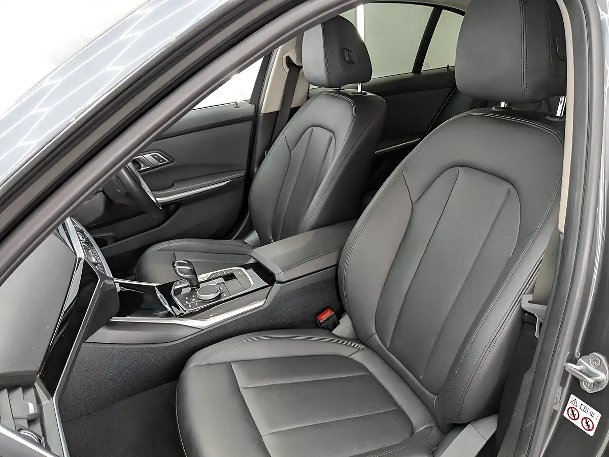 Used 2019 BMW 3 Series Se Mineral Grey - Interior and Exterior details 13