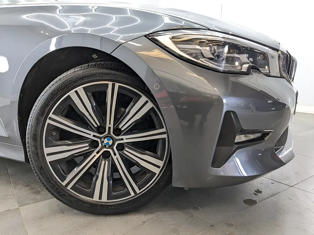Used 2019 BMW 3 Series Se Mineral Grey - Interior and Exterior details 2