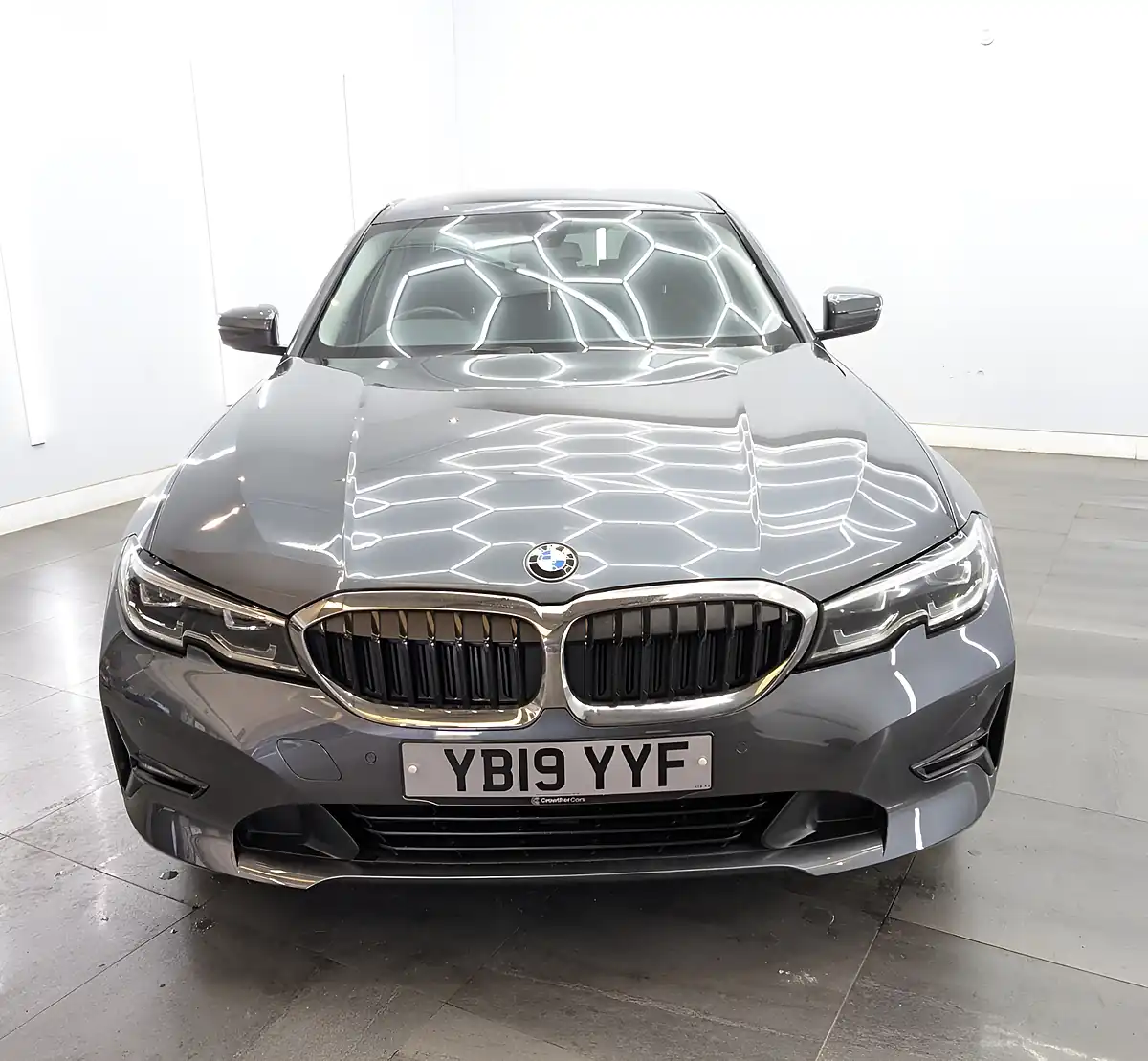 Used 2019 BMW 3 Series Se Mineral Grey - Interior and Exterior details 4