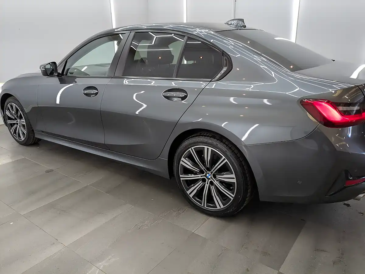 Used 2019 BMW 3 Series Se Mineral Grey - Interior and Exterior details 6