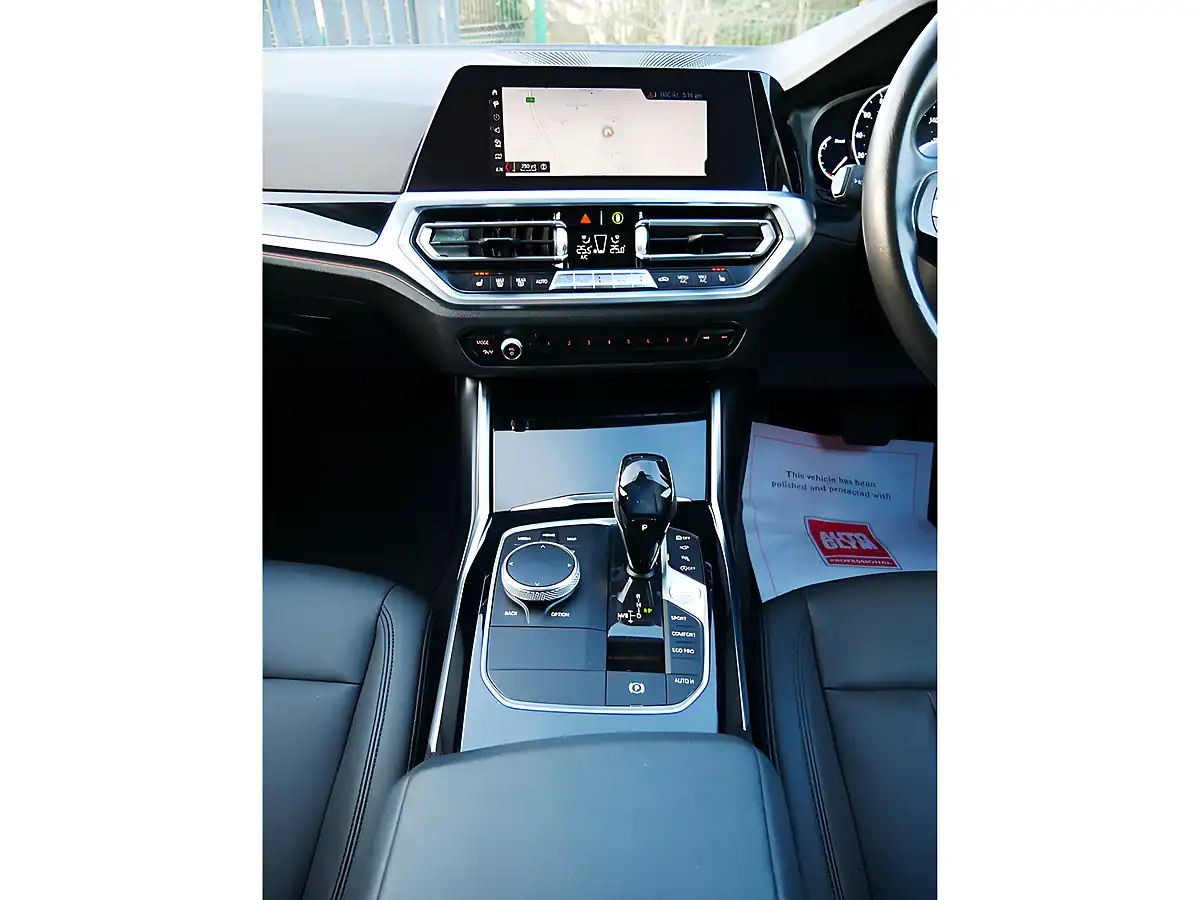 Used 2019 BMW 3 Series Se Mineral Grey - Interior and Exterior details 15