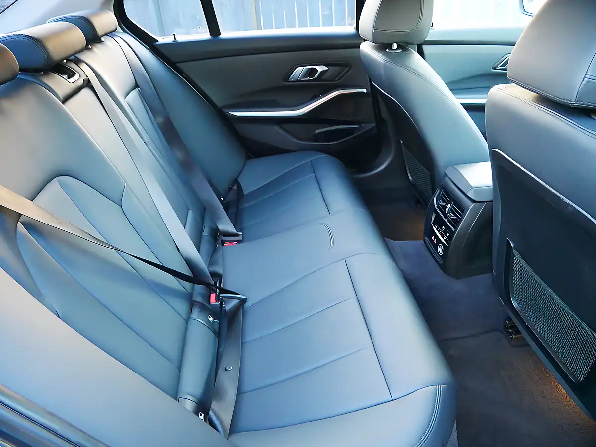 Used 2019 BMW 3 Series Se Mineral Grey - Interior and Exterior details 18