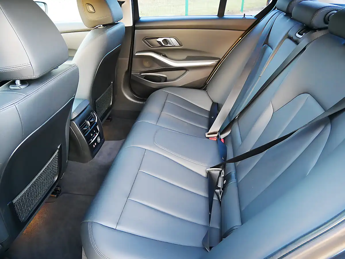 Used 2019 BMW 3 Series Se Mineral Grey - Interior and Exterior details 19