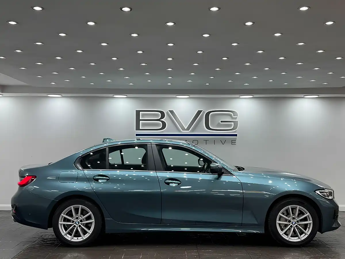 Used 2019 BMW 3 Series Se Pro Blue - Interior and Exterior details 10