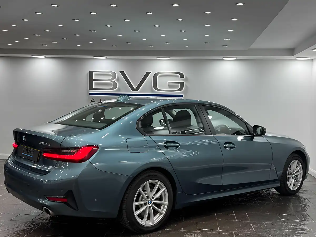Used 2019 BMW 3 Series Se Pro Blue - Interior and Exterior details 11