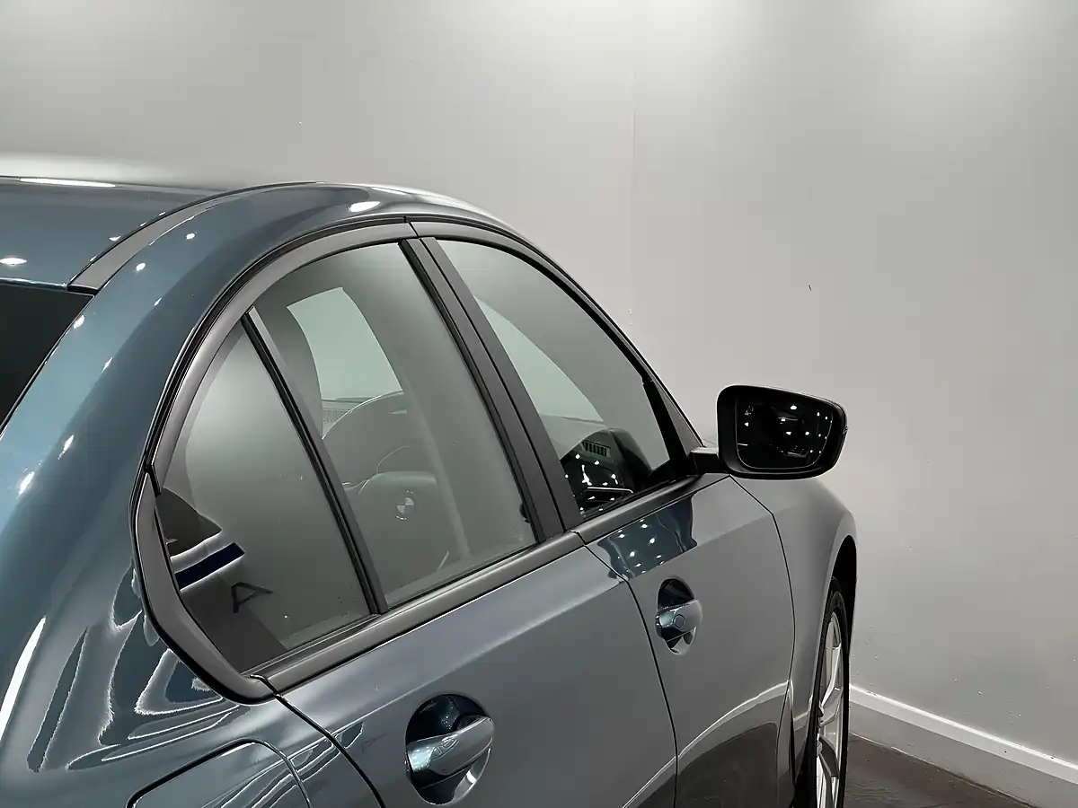 Used 2019 BMW 3 Series Se Pro Blue - Interior and Exterior details 12