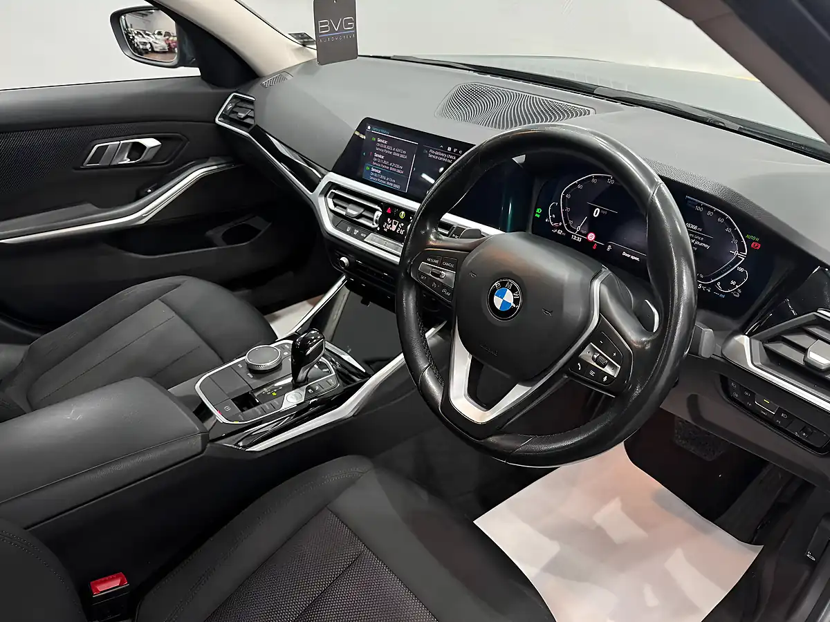 Used 2019 BMW 3 Series Se Pro Blue - Interior and Exterior details 13