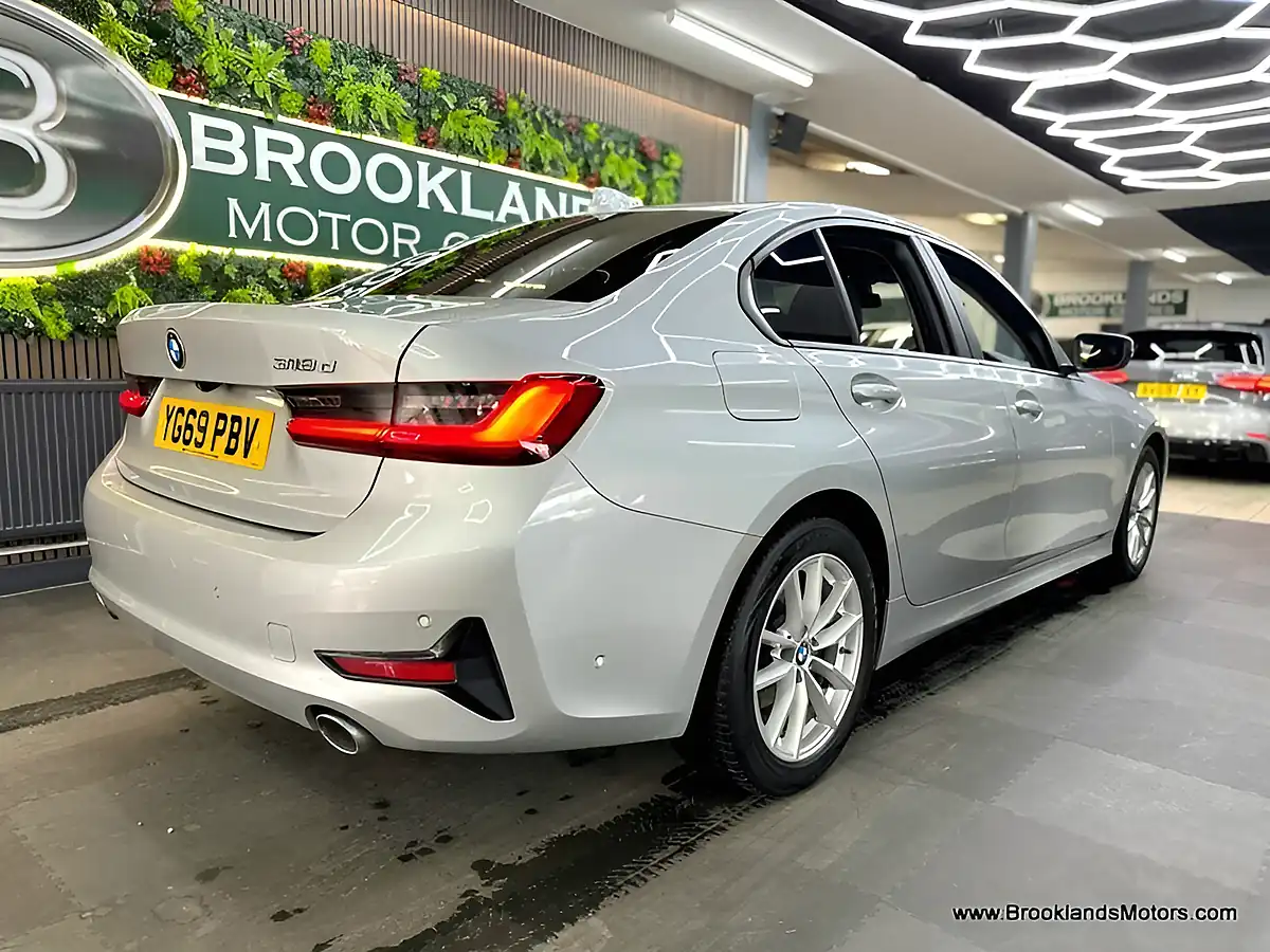 Used 2019 BMW 3 Series Se Silver - Interior and Exterior details 10