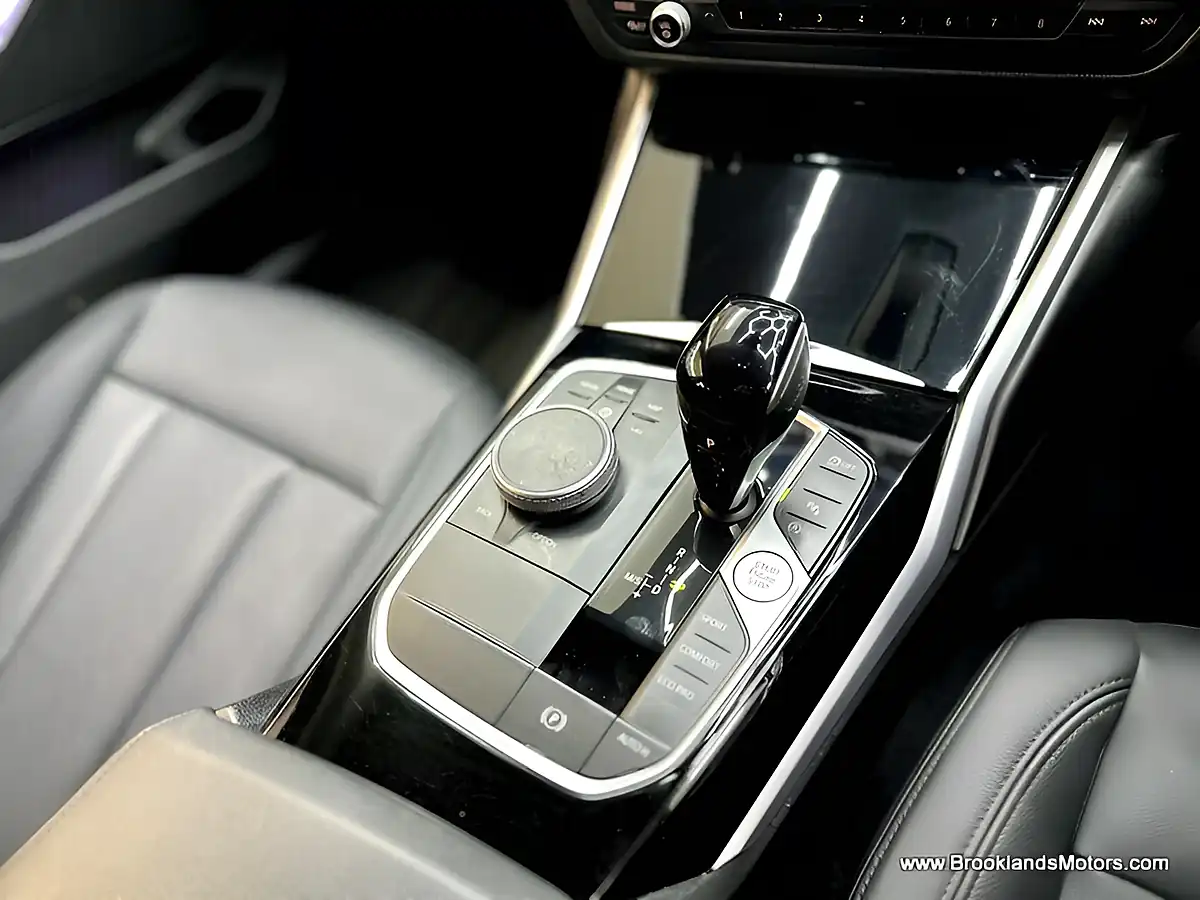 Used 2019 BMW 3 Series Se Silver - Interior and Exterior details 18