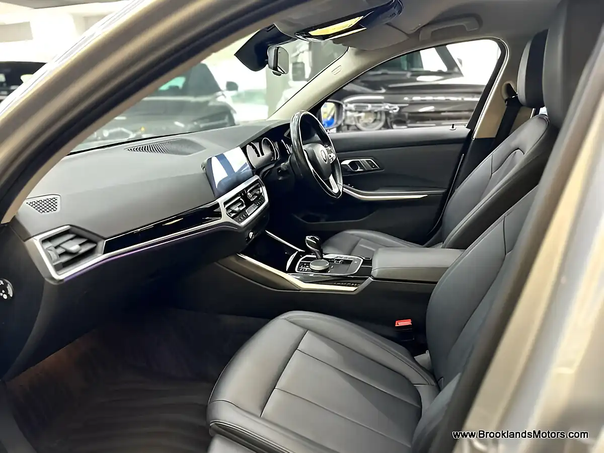 Used 2019 BMW 3 Series Se Silver - Interior and Exterior details 20