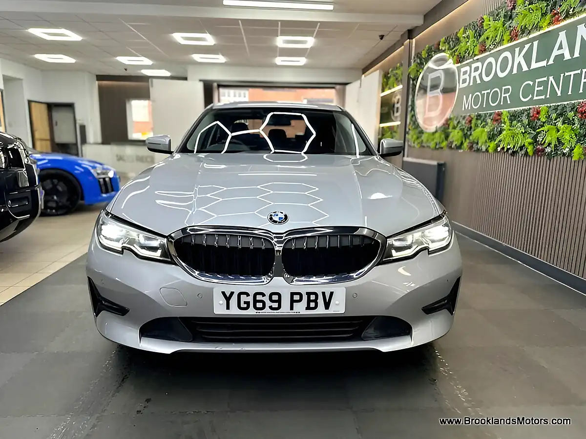 Used 2019 BMW 3 Series Se Silver - Interior and Exterior details 6