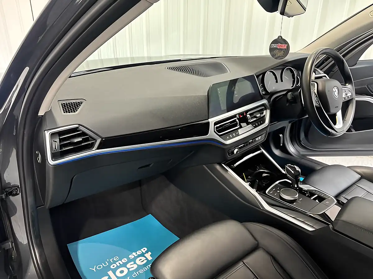 Used 2019 BMW 3 Series Sport Mineral Grey - Interior and Exterior details 10