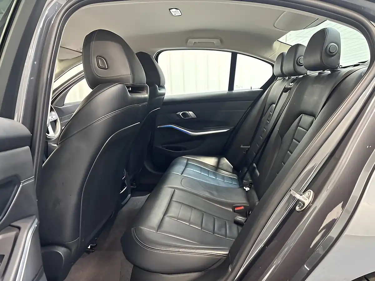 Used 2019 BMW 3 Series Sport Mineral Grey - Interior and Exterior details 12