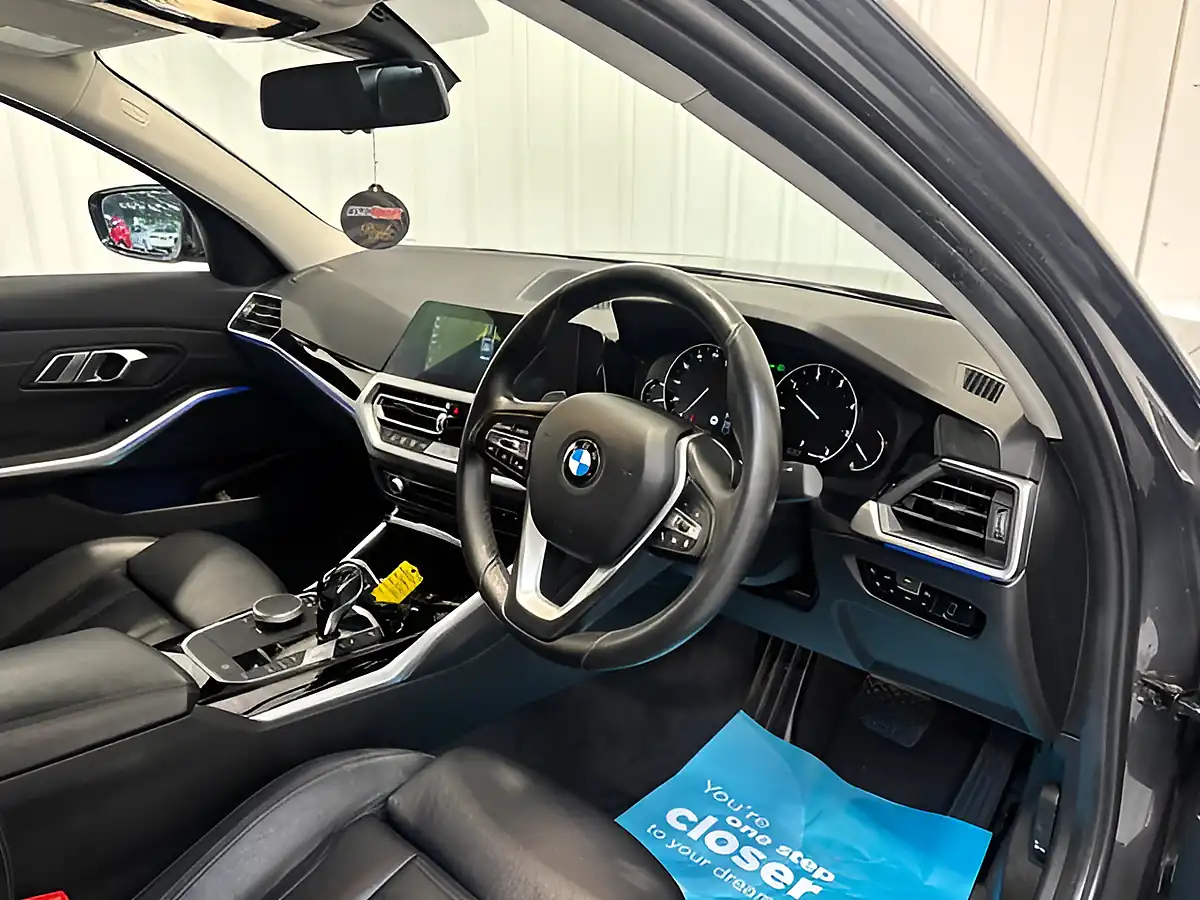 Used 2019 BMW 3 Series Sport Mineral Grey - Interior and Exterior details 9