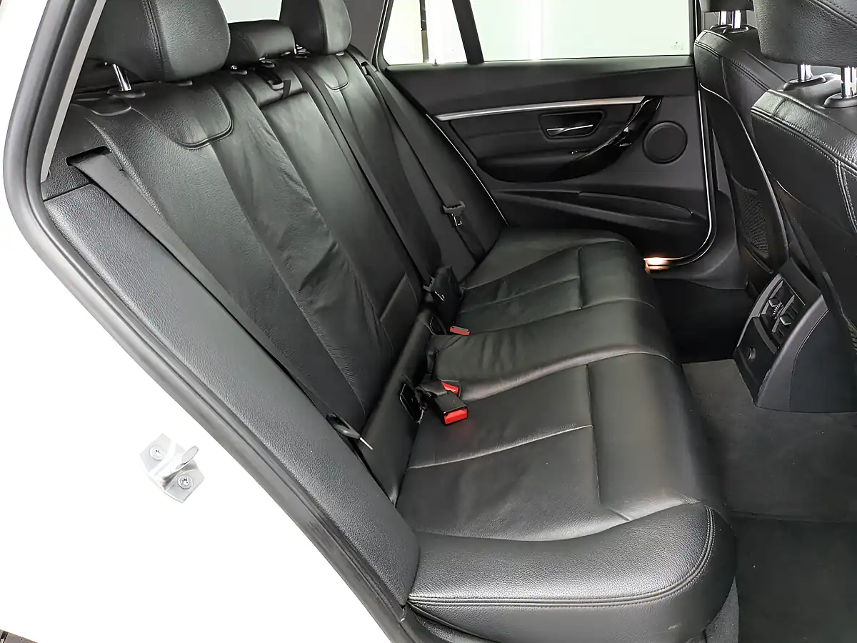 Used 2019 BMW 3 Series Sport Touring Alpine White - Interior and Exterior details 14