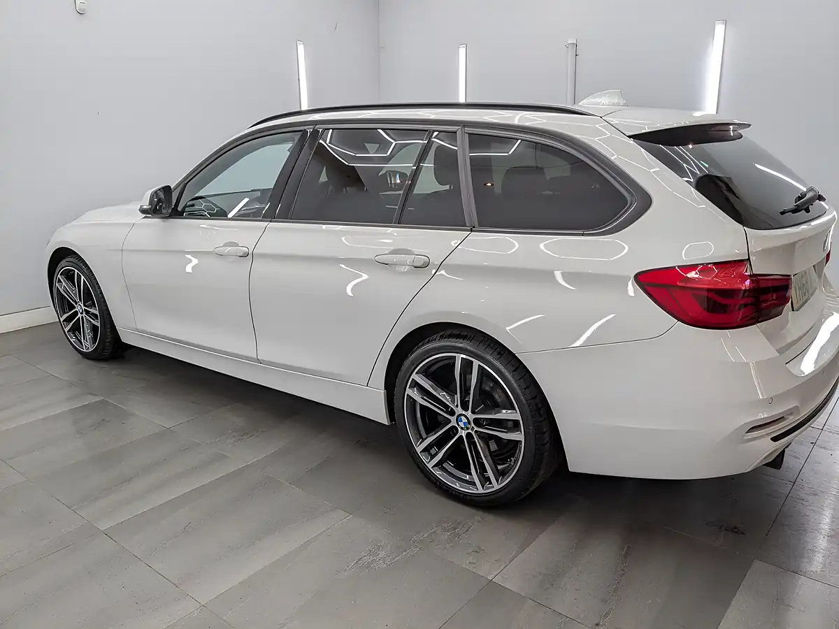Used 2019 BMW 3 Series Sport Touring Alpine White - Interior and Exterior details 6