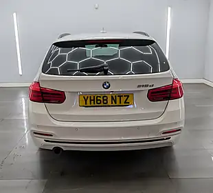 Used 2019 BMW 3 Series Sport Touring Alpine White - Interior and Exterior details 7