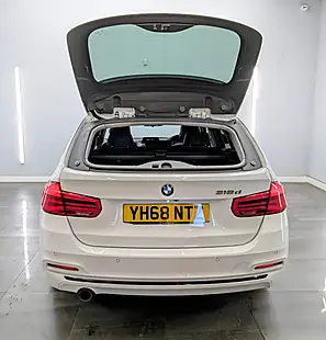 Used 2019 BMW 3 Series Sport Touring Alpine White - Interior and Exterior details 9