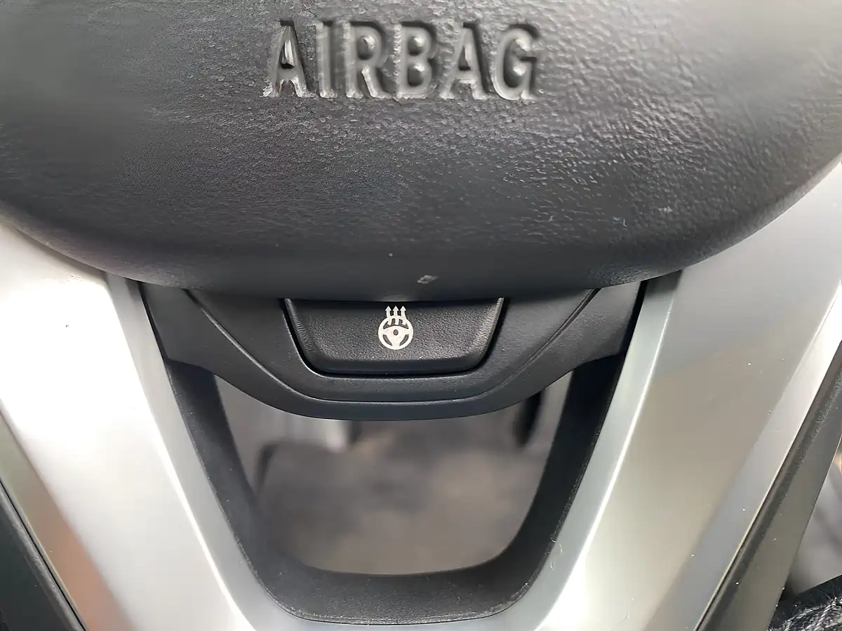Used 2019 BMW 3 Series Sport Xdrive Grey - Interior and Exterior details 16