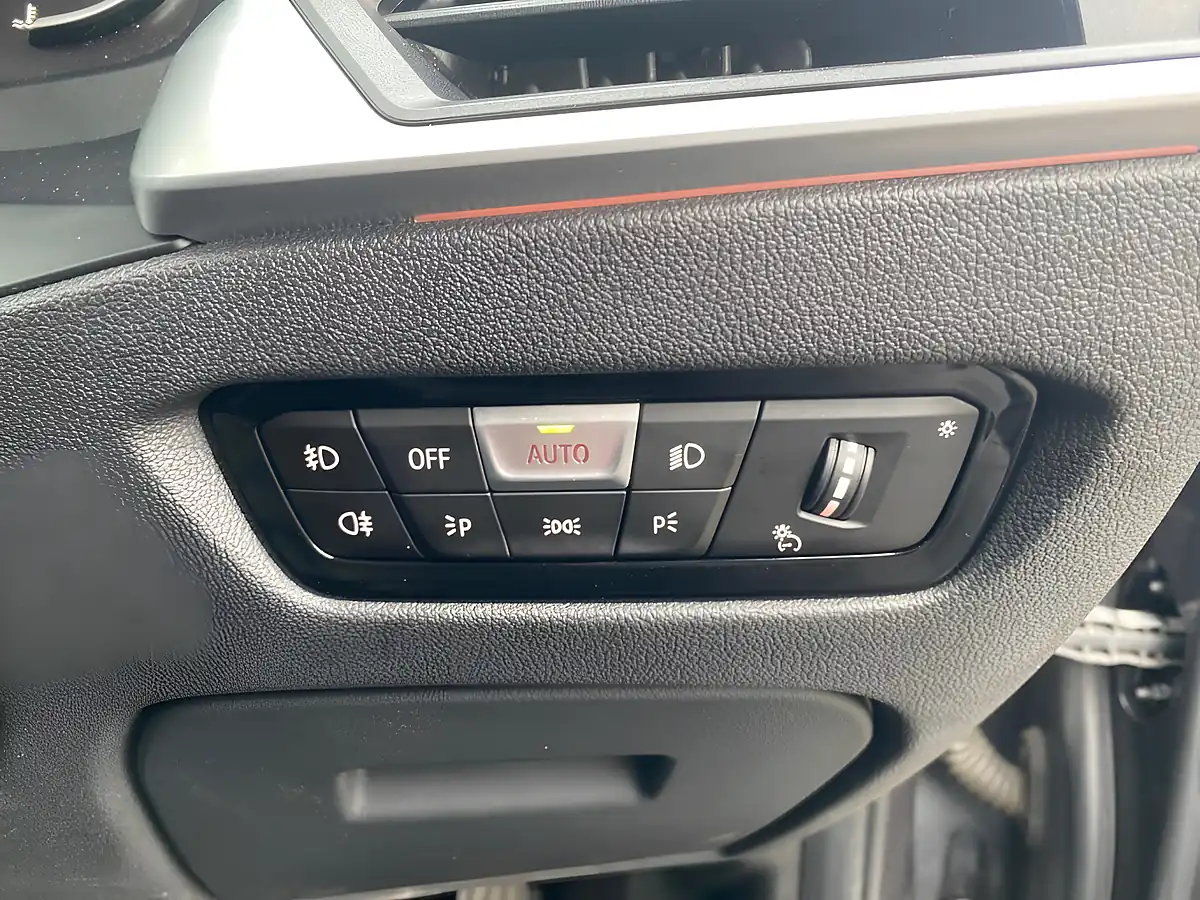 Used 2019 BMW 3 Series Sport Xdrive Grey - Interior and Exterior details 17