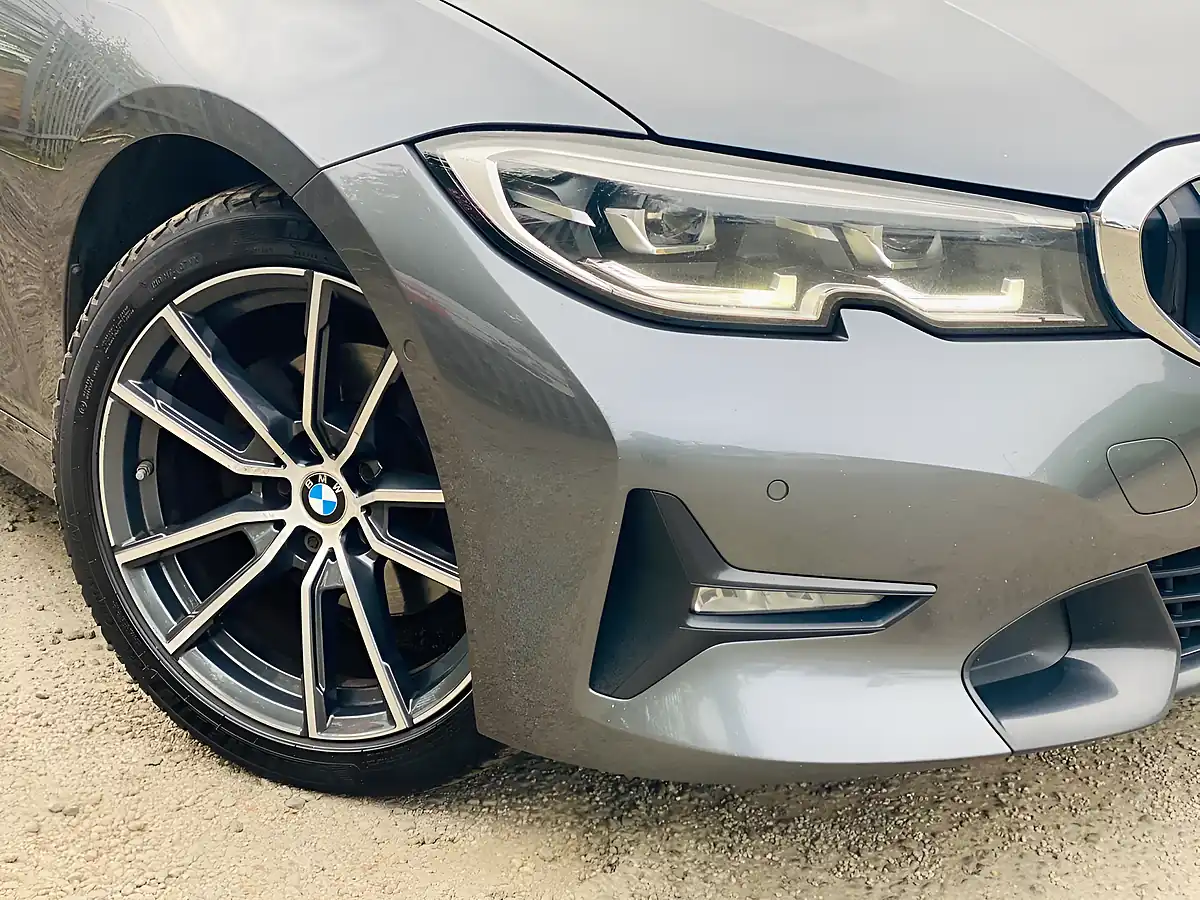 Used 2019 BMW 3 Series Sport Xdrive Grey - Interior and Exterior details 2