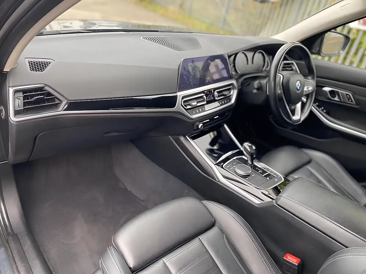 Used 2019 BMW 3 Series Sport Xdrive Grey - Interior and Exterior details 7