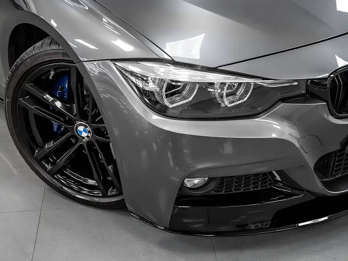 Used 2019 BMW 320i M Sport Shadow Edition Touring Mineral Grey - Interior and Exterior details 10