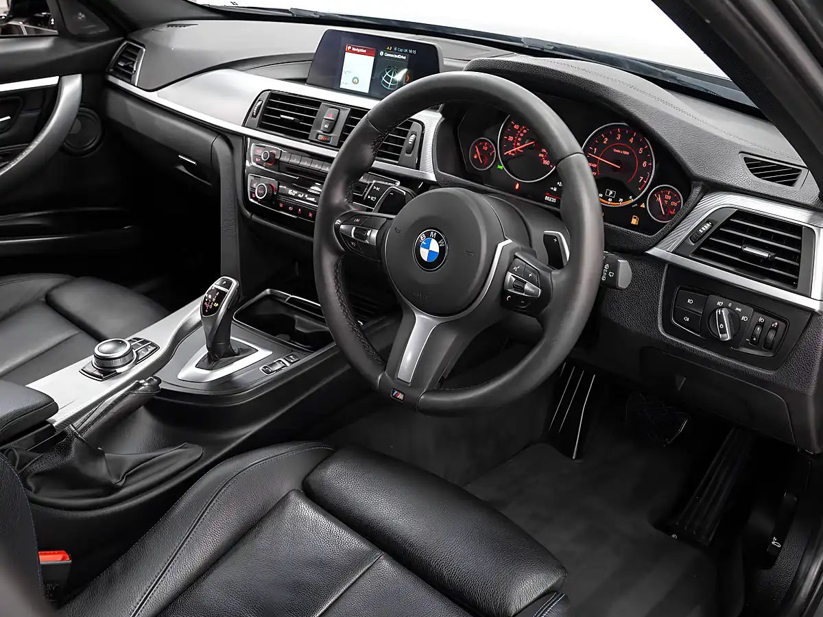 Used 2019 BMW 320i M Sport Shadow Edition Touring Mineral Grey - Interior and Exterior details 12
