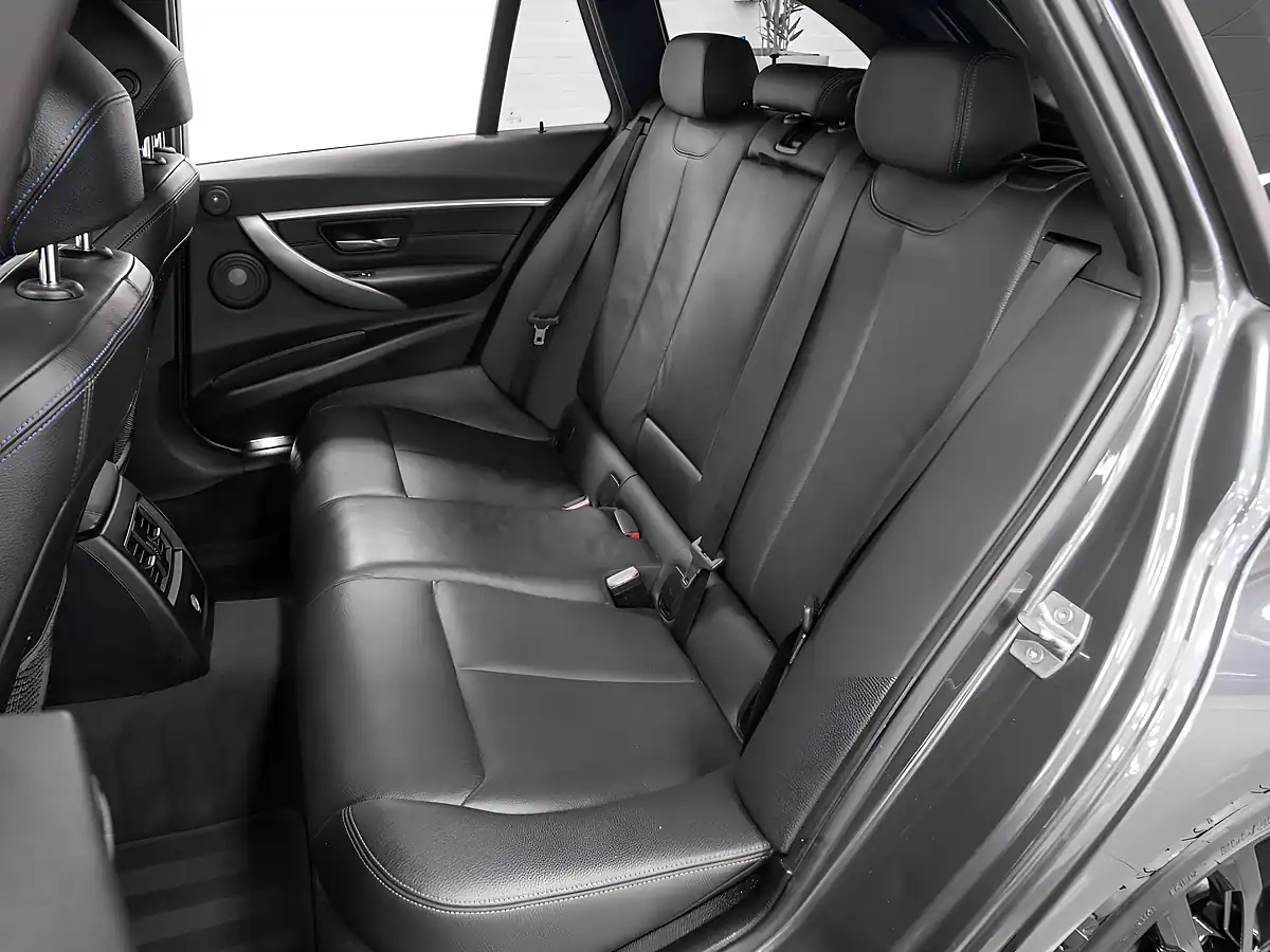 Used 2019 BMW 320i M Sport Shadow Edition Touring Mineral Grey - Interior and Exterior details 14
