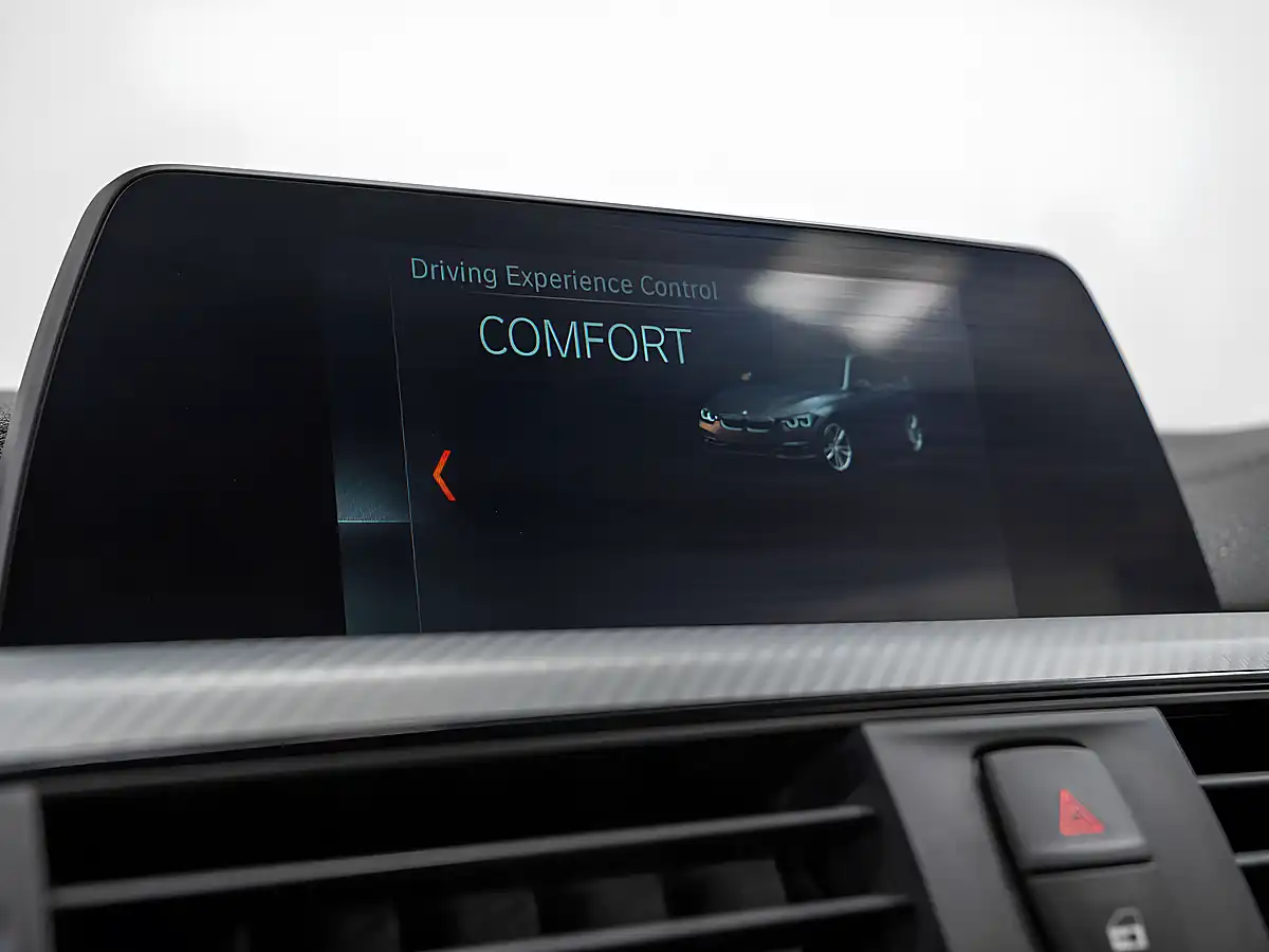 Used 2019 BMW 320i M Sport Shadow Edition Touring Mineral Grey - Interior and Exterior details 19