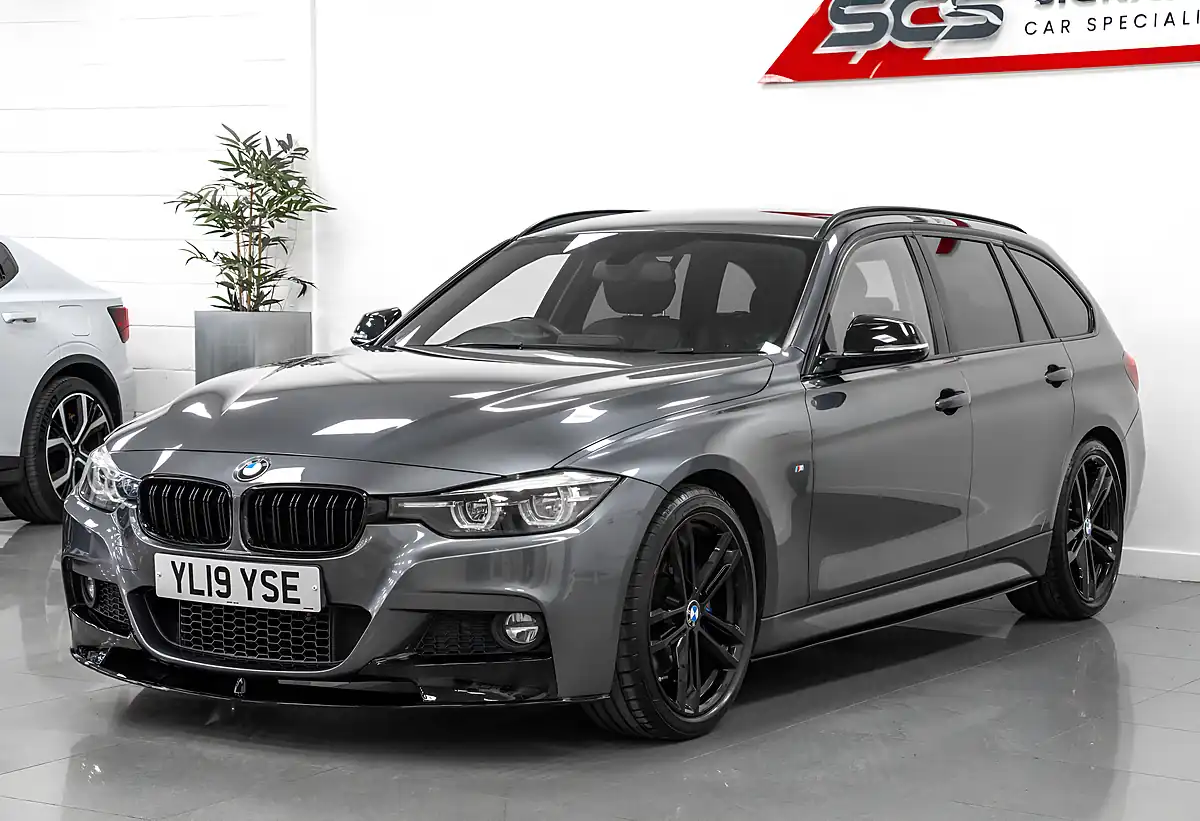 Used 2019 BMW 320i M Sport Shadow Edition Touring Mineral Grey - Interior and Exterior details 4