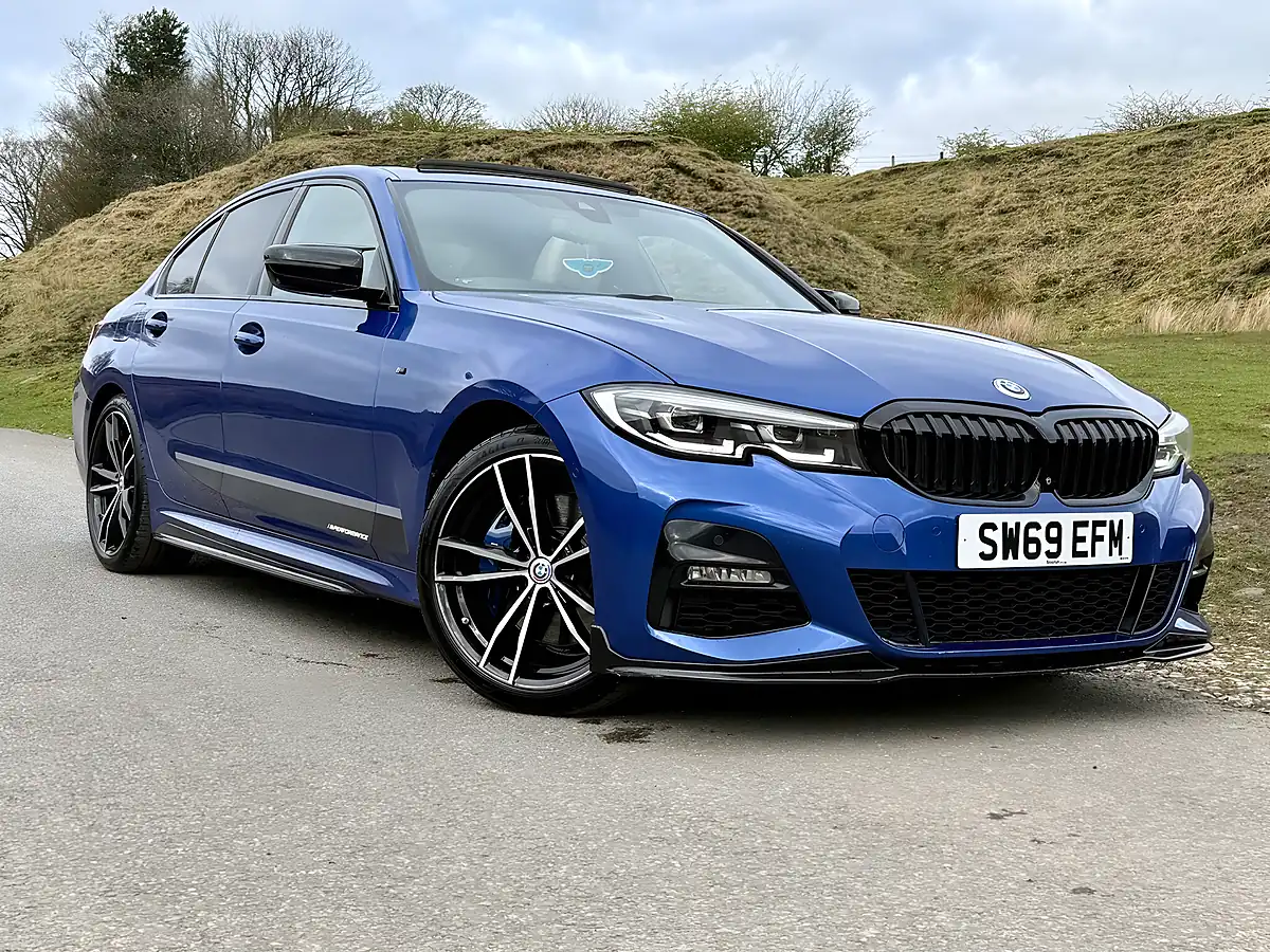 Used 2019 BMW 330d M Sport Blue - Front View
