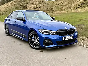 Used 2019 BMW 330d M Sport Blue - Interior and Exterior details 11